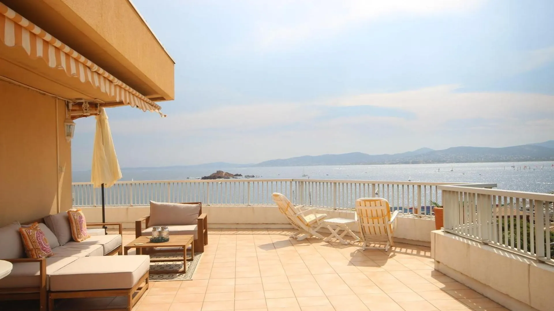 The Penthouse Apartment Saint-Raphael